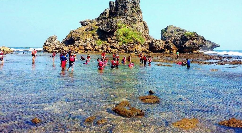 Foto Pantai Nglambor